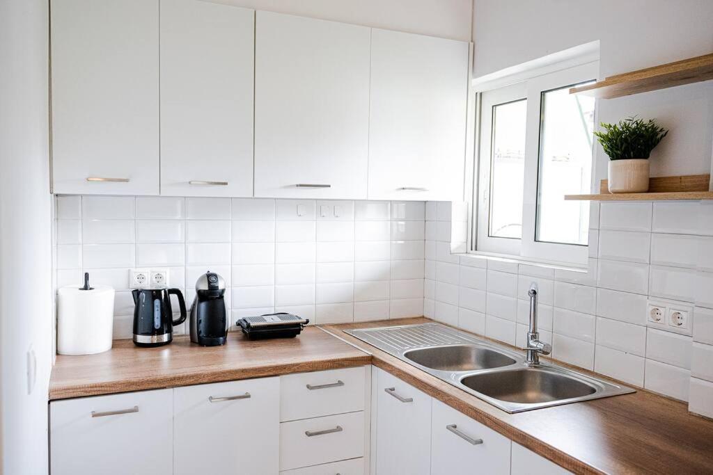 Cosy Apartment 700M From Acropolis Athen Eksteriør billede